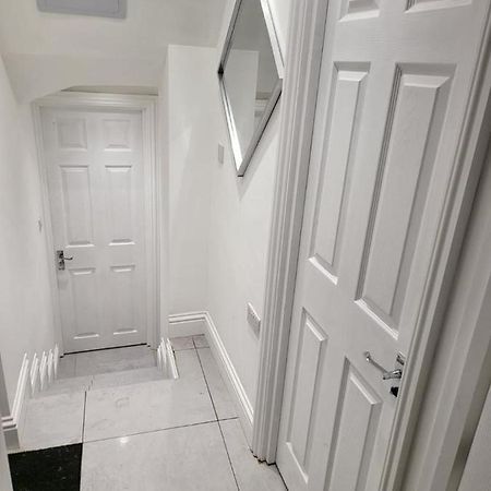 Fancy Basement Flat A Apartman London Kültér fotó