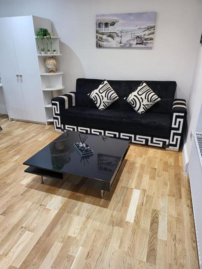 Fancy Basement Flat A Apartman London Kültér fotó