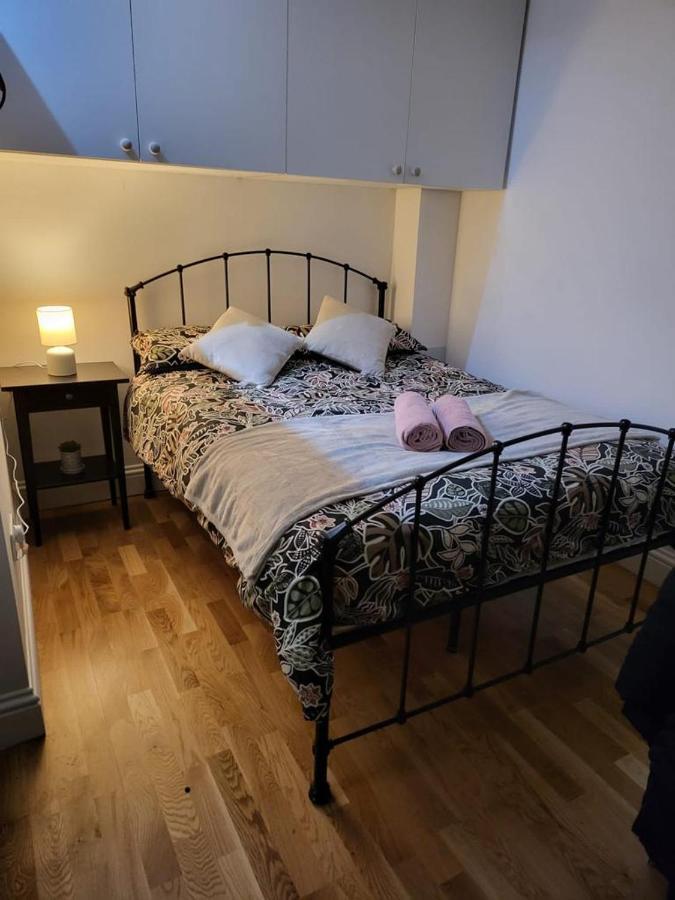 Fancy Basement Flat A Apartman London Kültér fotó