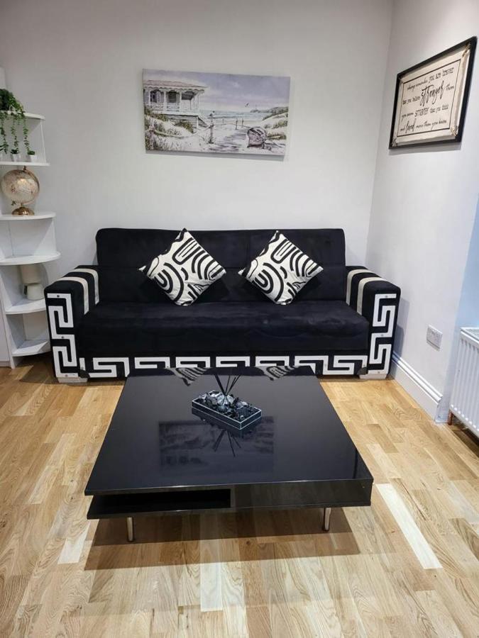 Fancy Basement Flat A Apartman London Kültér fotó