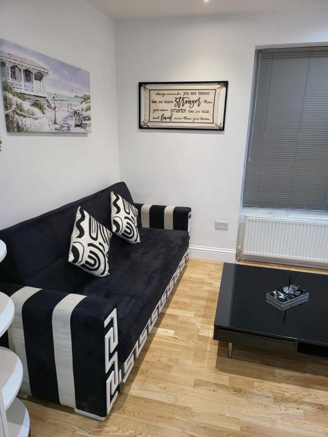 Fancy Basement Flat A Apartman London Kültér fotó